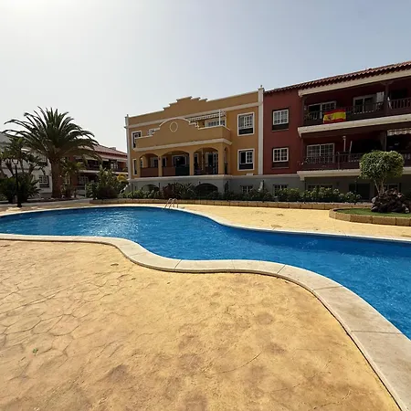 Pambnb - Bright Family Flat With Pools & Large Outdoor Space Appartamento *